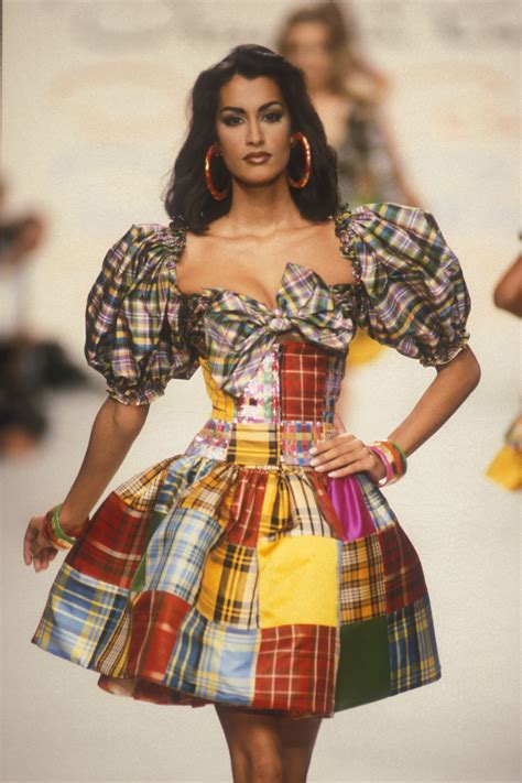 Yasmeen Ghauri: la regina delle passerelle degli anni '90.